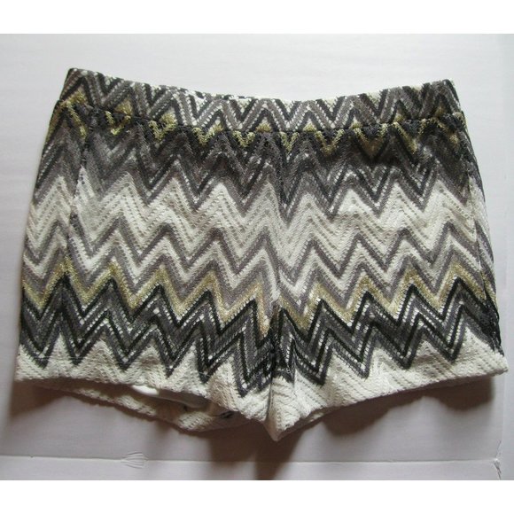 one5one Gold and White Zigzag Lace Shorts - Picture 1 of 7